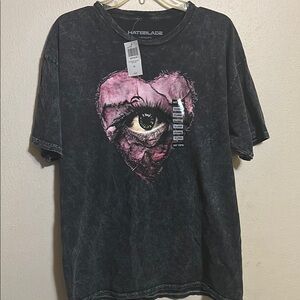 Hot Topic Black and Pink Short Sleeve Tee